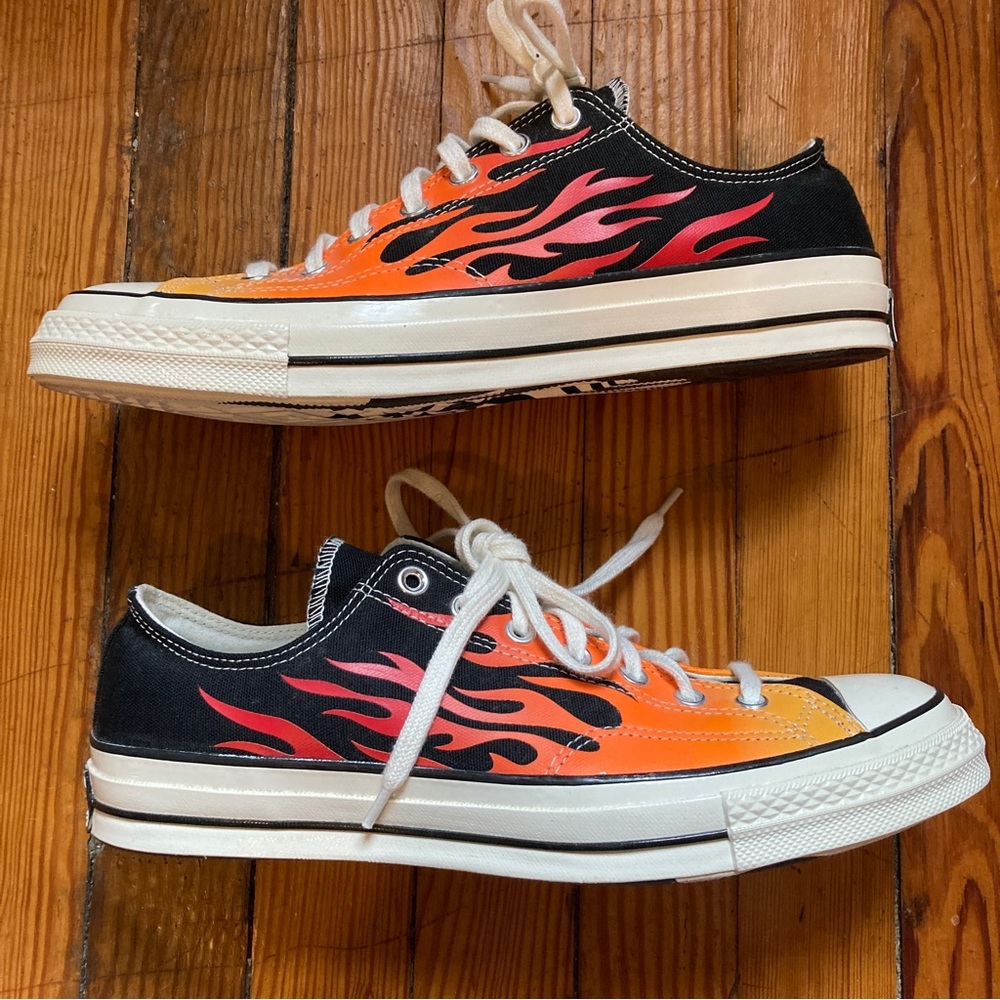 Men’s size 11 Flame Print Converse All Star Low Tops